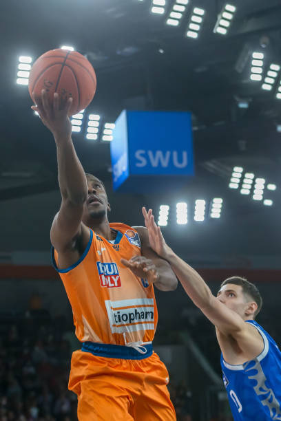 精准的控球 精准的控球